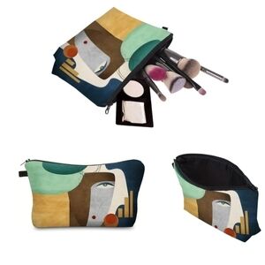 5/$20!! Waterproof make-up bag